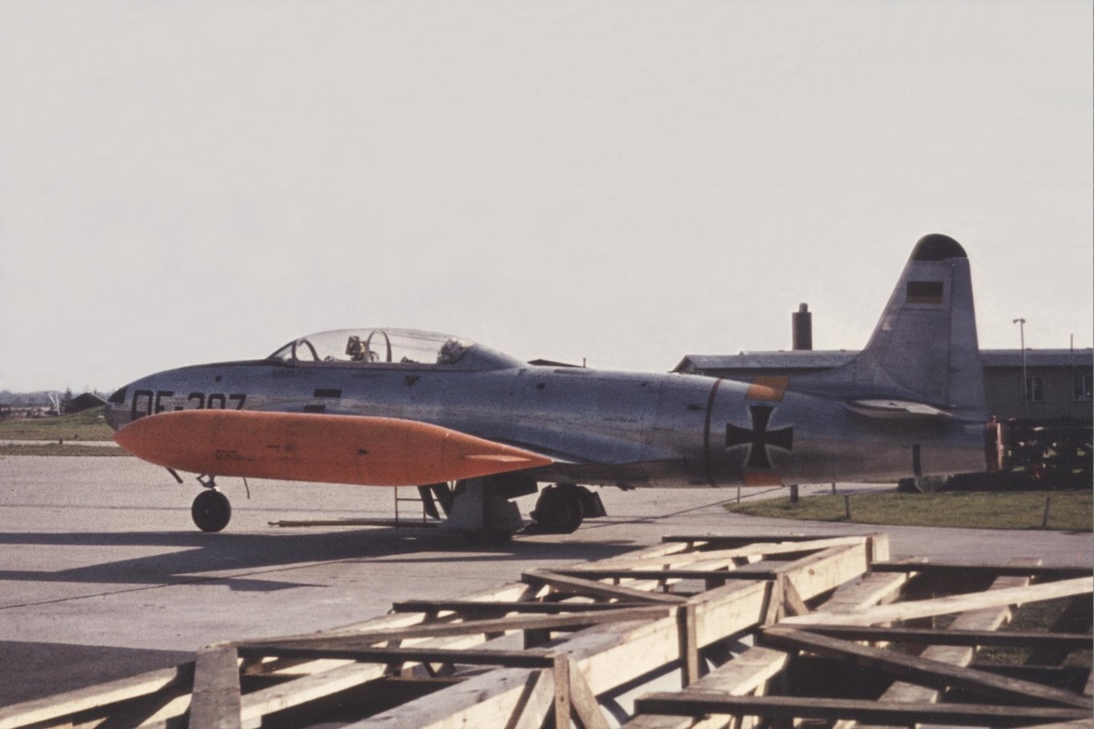 (01)_df-307_(archiv_fllehrz_f-4f).jpg