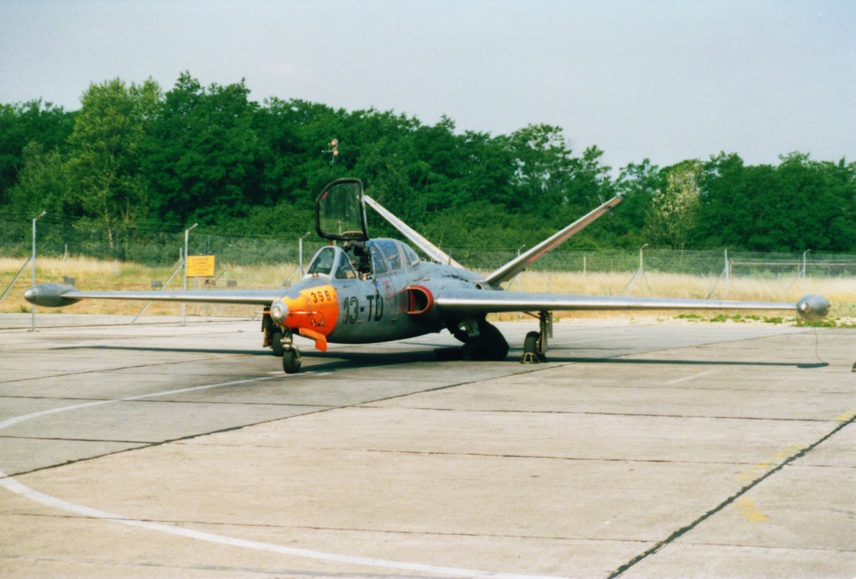 fouga_cm-170_magister_(f41wall).jpg
