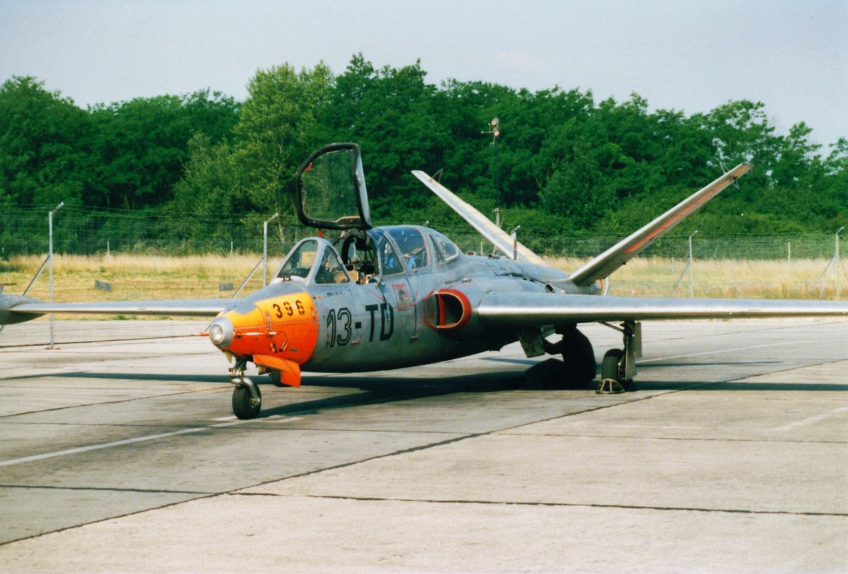 fouga_cm-170_magister_lf41wall).jpg